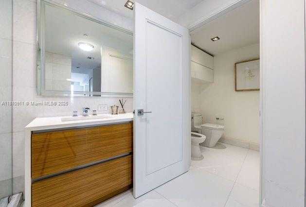 Small Image of 901 BRICKELL KEY BLVD #906, Miami Number 23
