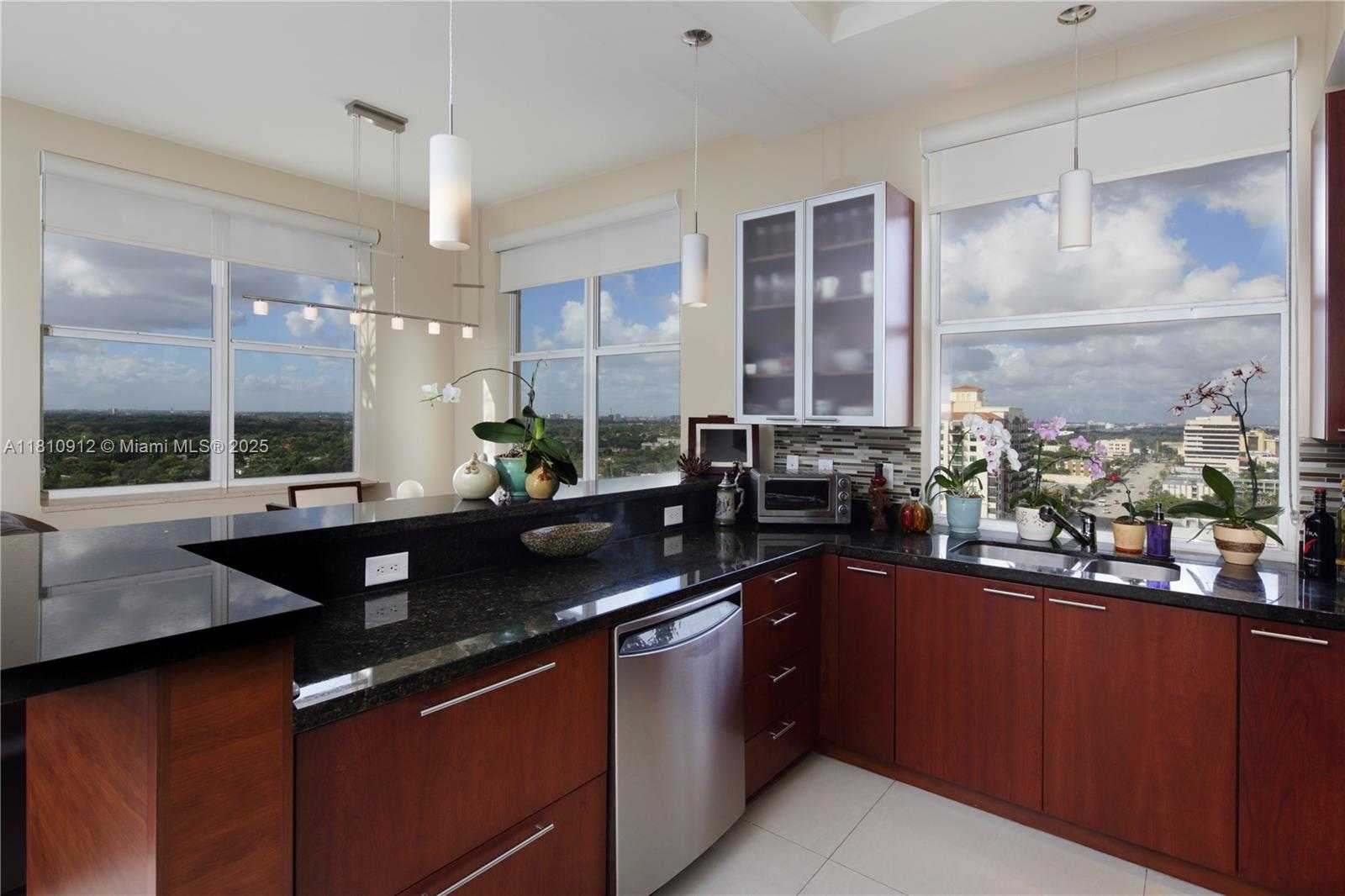 Small Image of 1607 PONCE DE LEON BLVD #12E, Coral Gables Number 3