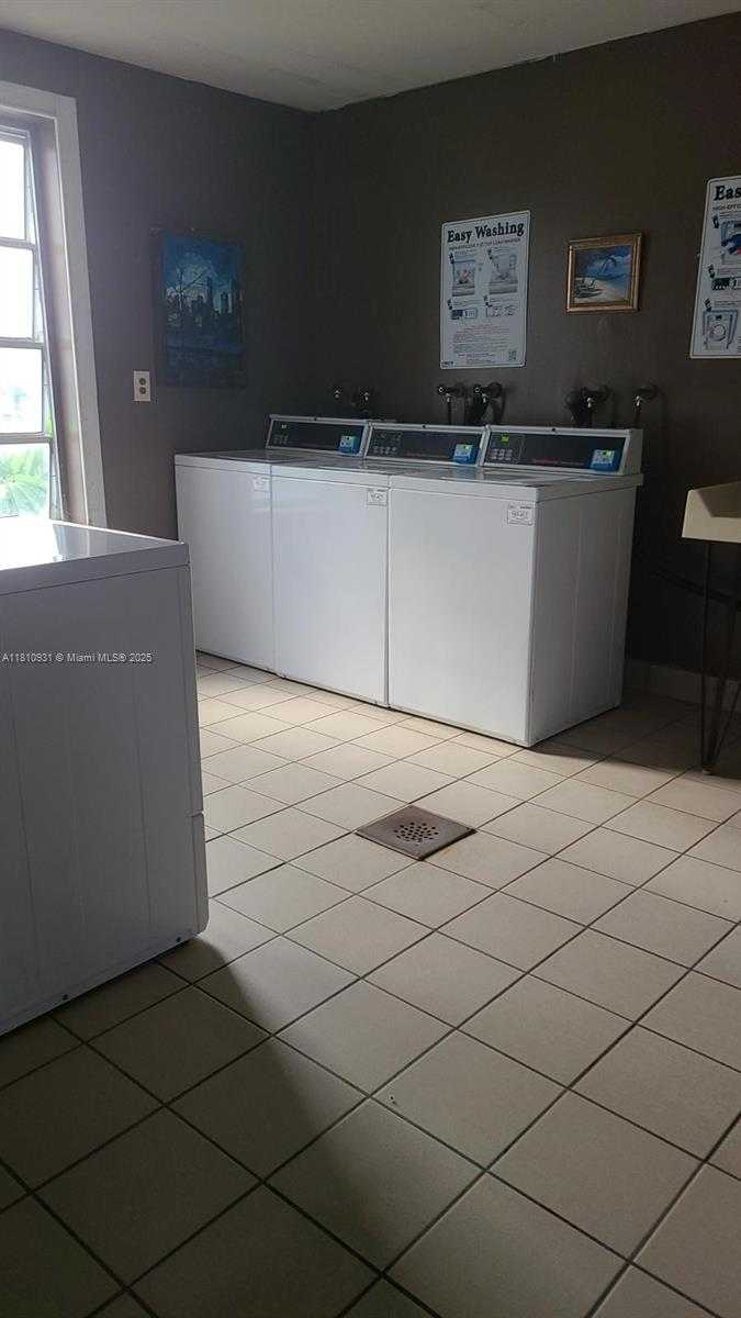 Small Image of 8540 NORTH SHERMAN CIR #204, Miramar Number 6