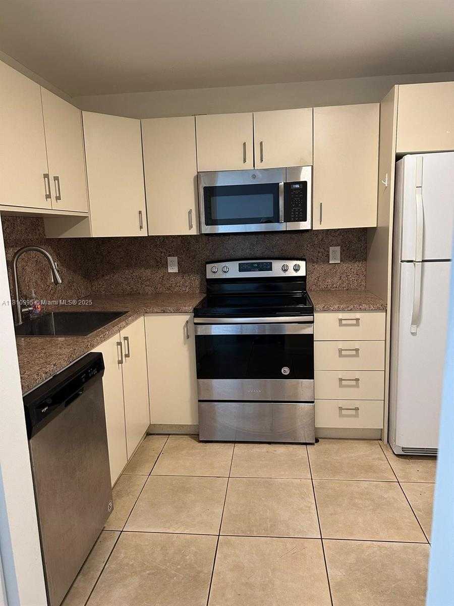 Small Image of 1830 DIXIEANNA ST #606, Hollywood Number 2