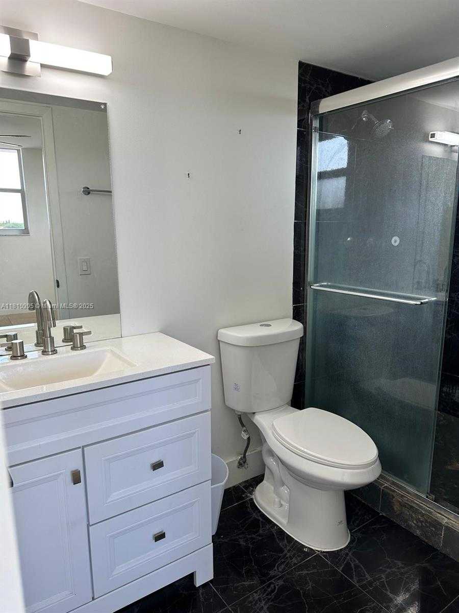 Small Image of 1830 DIXIEANNA ST #606, Hollywood Number 3