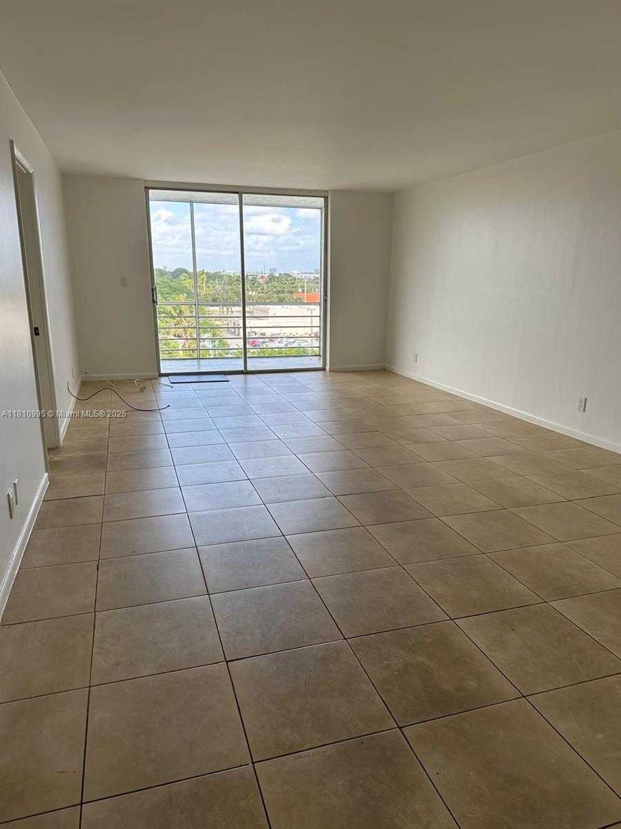 Small Image of 1830 DIXIEANNA ST #606, Hollywood Number 9