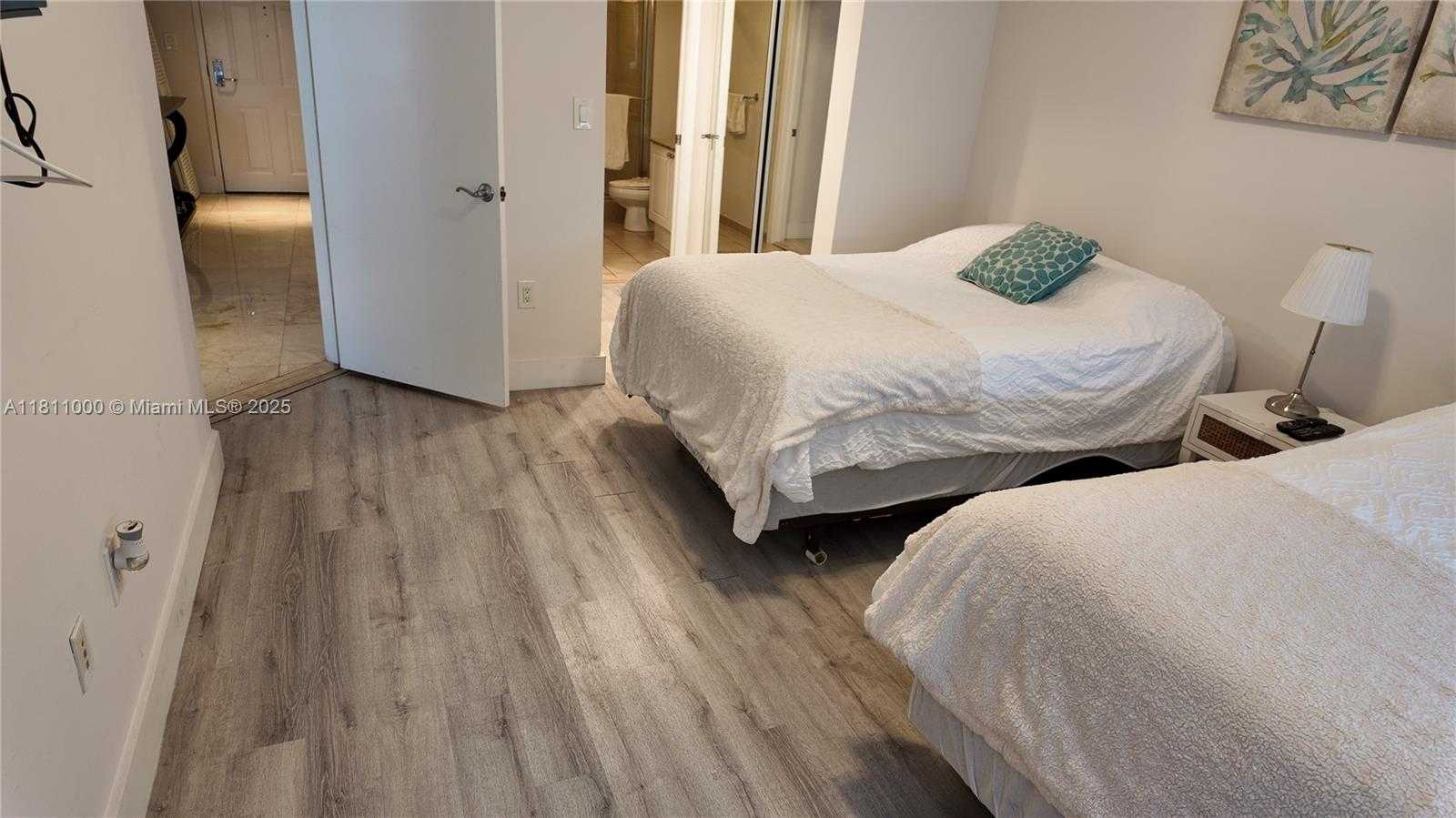 Small Image of 19501 WEST COUNTRY CLUB DR #1213, Aventura Number 14