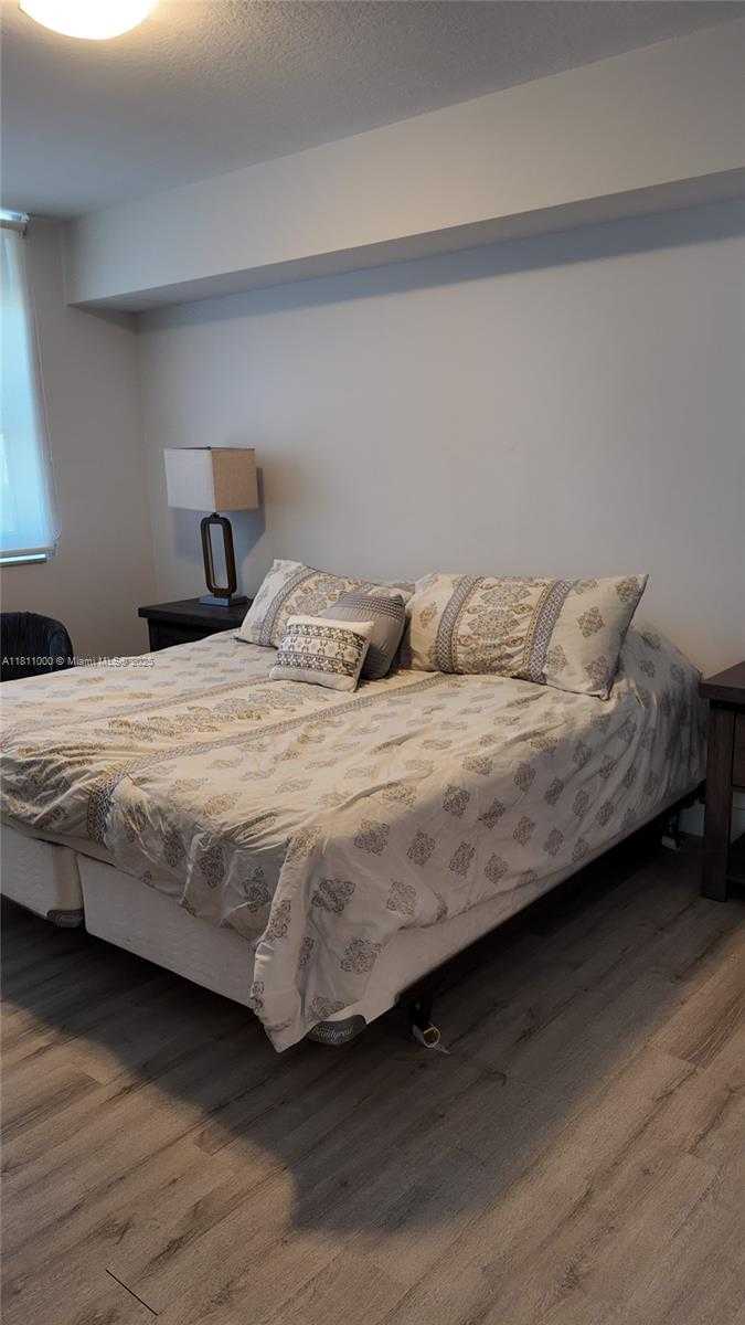 Small Image of 19501 WEST COUNTRY CLUB DR #1213, Aventura Number 23