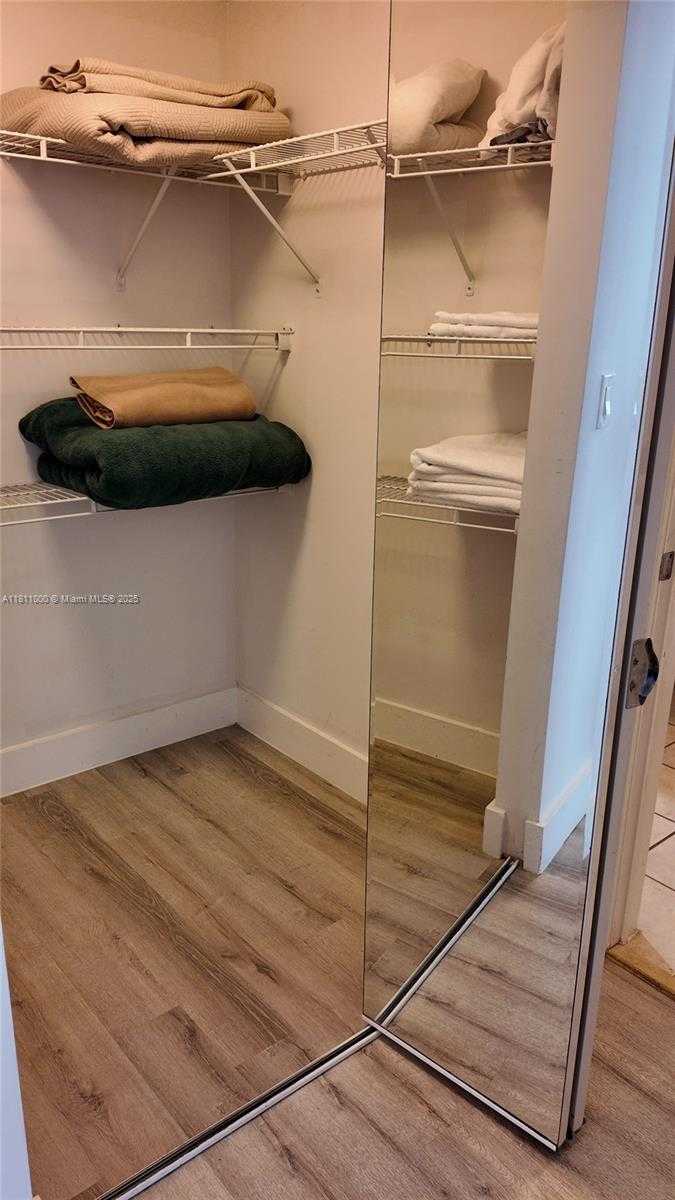 Small Image of 19501 WEST COUNTRY CLUB DR #1213, Aventura Number 26