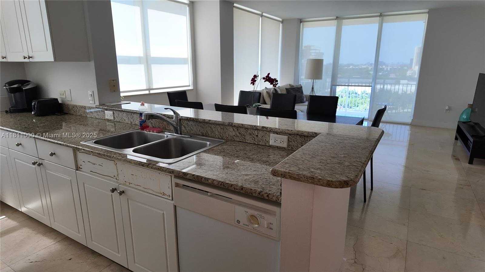 Small Image of 19501 WEST COUNTRY CLUB DR #1213, Aventura Number 4