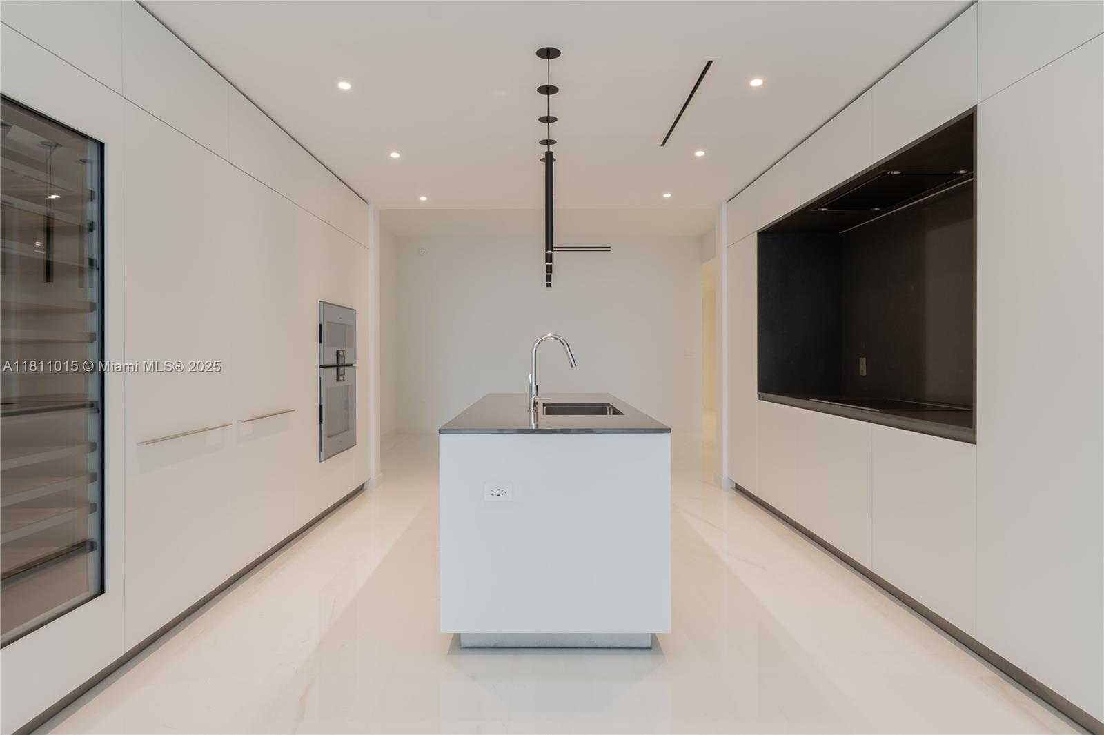 Small Image of 300 BISCAYNE BLVD WAY #1704, Miami Number 13