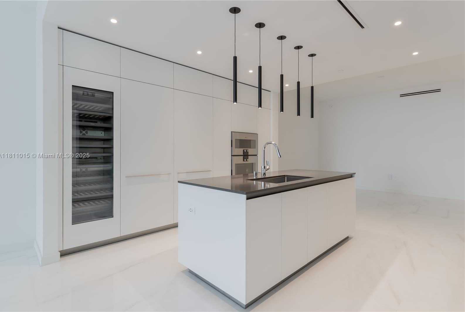 Small Image of 300 BISCAYNE BLVD WAY #1704, Miami Number 31