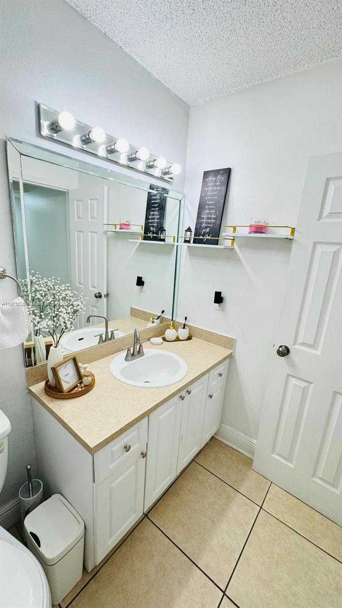 Small Image of 5122 NORTH WEST 79TH AVE #301, Doral Number 13