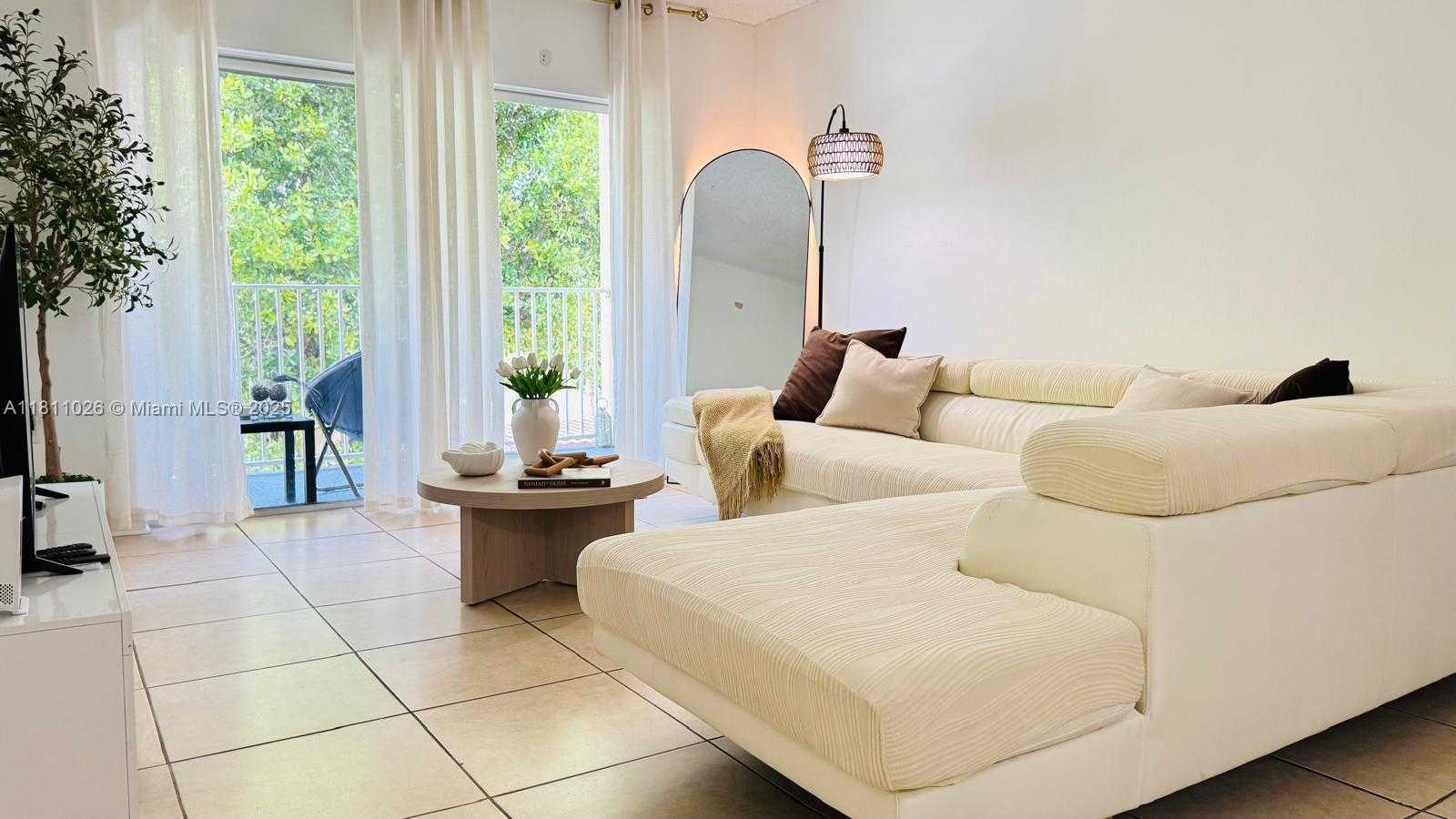 Small Image of 5122 NORTH WEST 79TH AVE #301, Doral Number 2