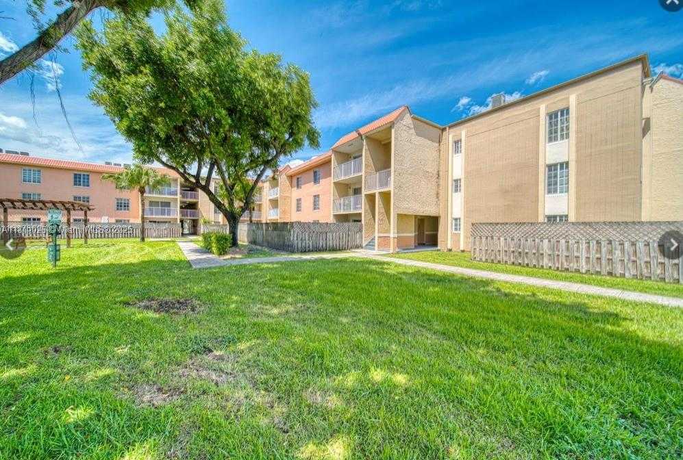Small Image of 5122 NORTH WEST 79TH AVE #301, Doral Number 28