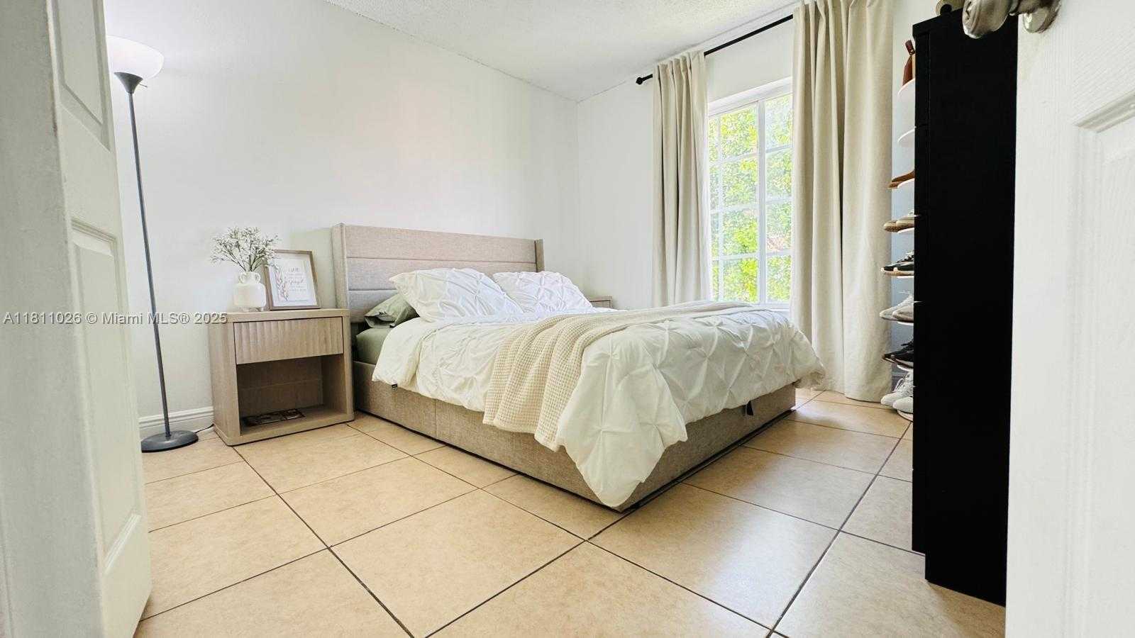Small Image of 5122 NORTH WEST 79TH AVE #301, Doral Number 4