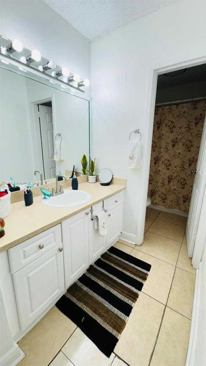 Small Image of 5122 NORTH WEST 79TH AVE #301, Doral Number 7