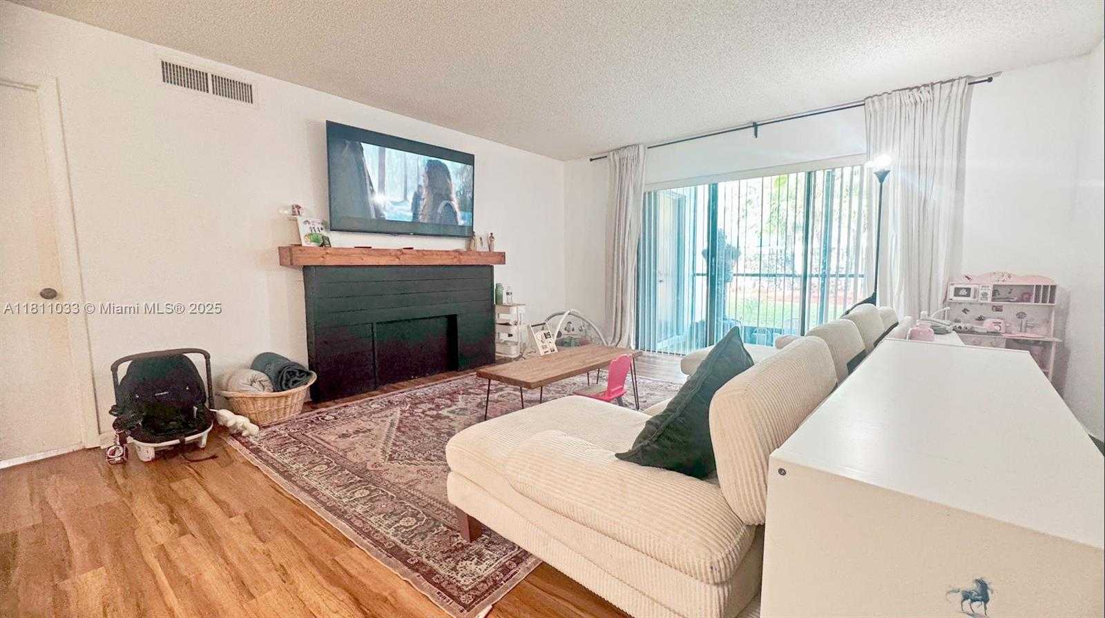 Small Image of 296 RACQUET CLUB RD #104, Weston Number 11