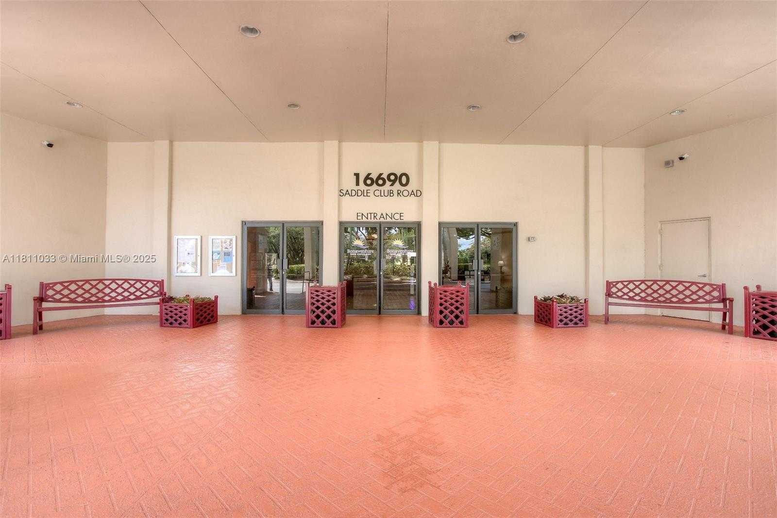 Small Image of 296 RACQUET CLUB RD #104, Weston Number 25