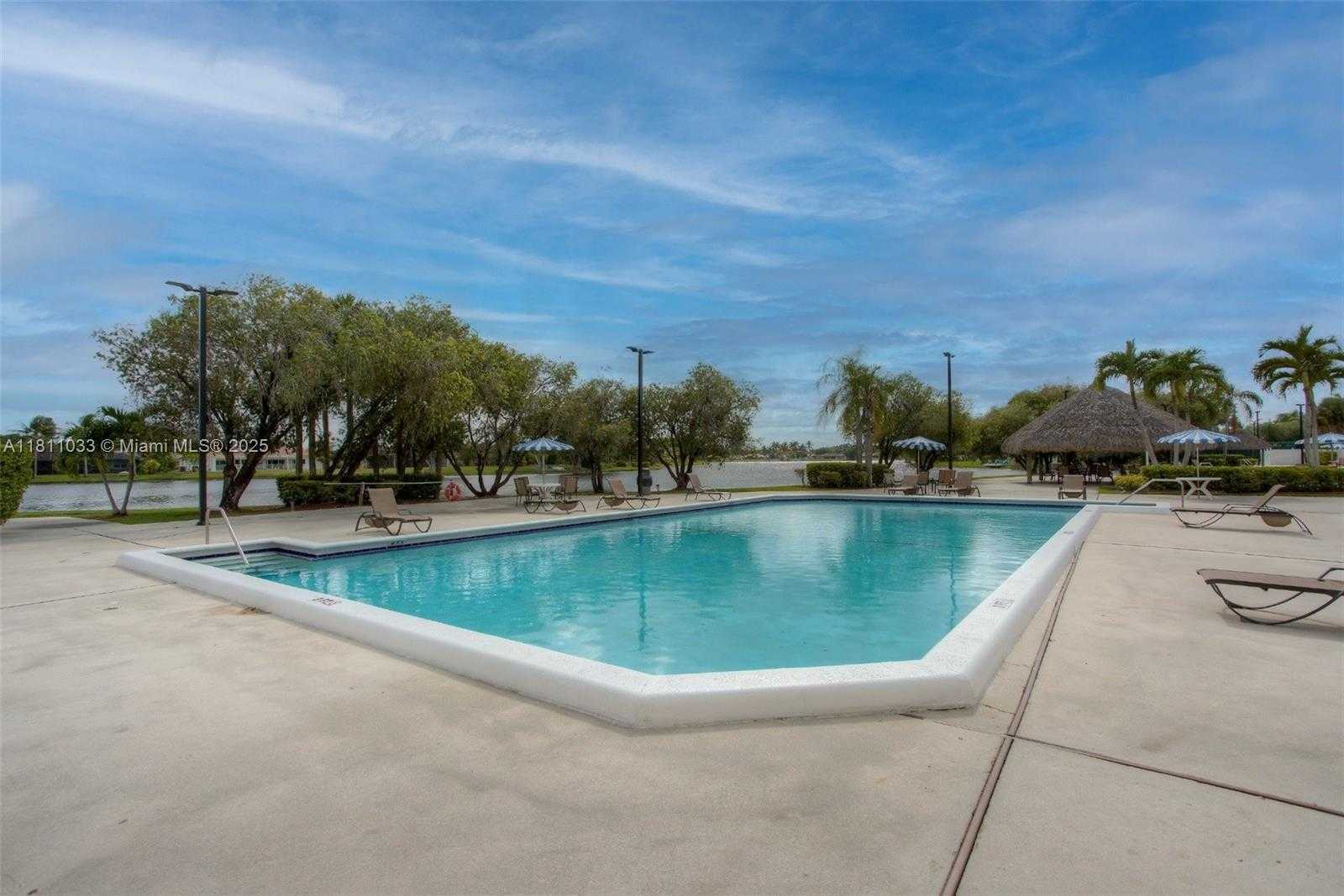 Small Image of 296 RACQUET CLUB RD #104, Weston Number 36