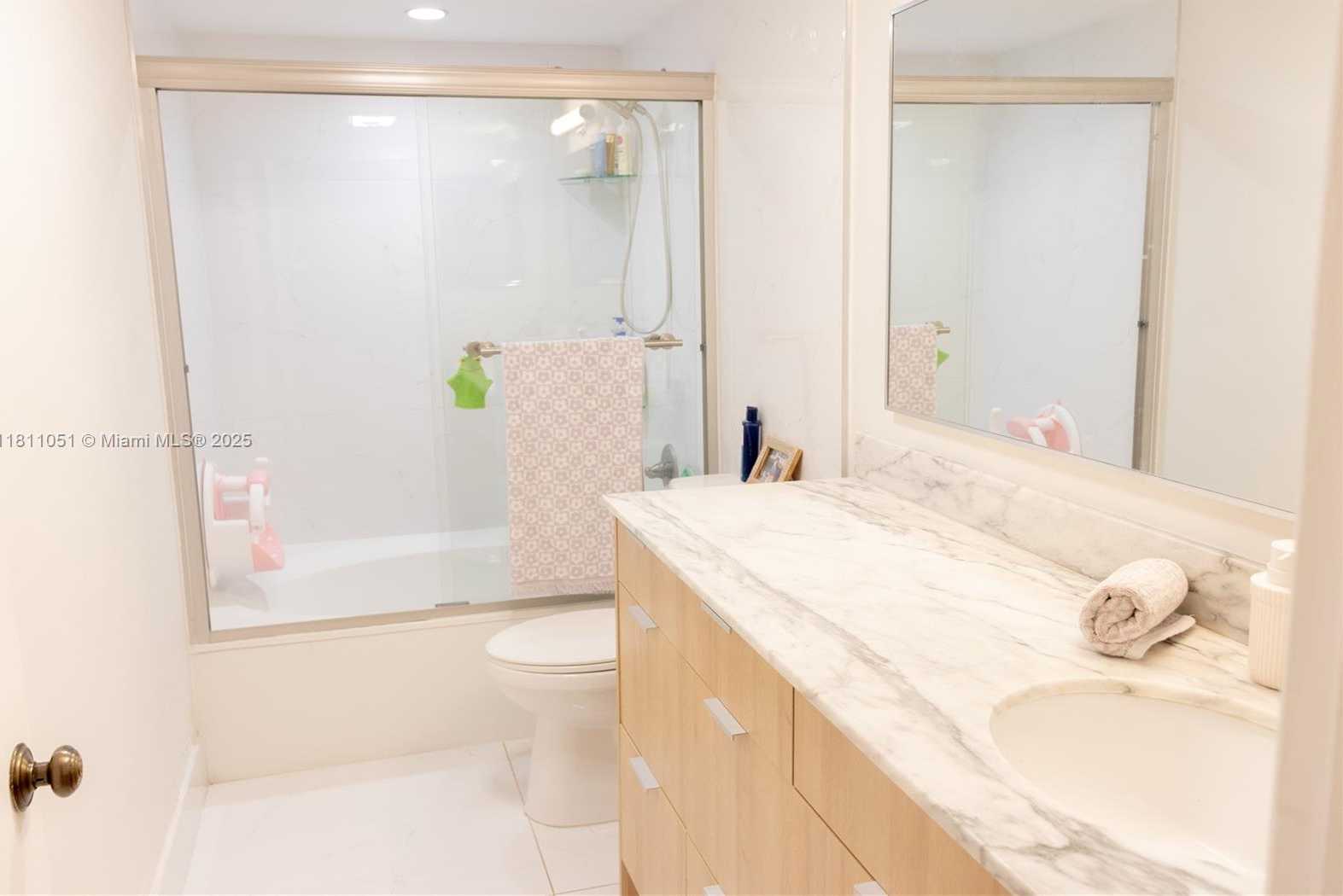 Small Image of 2200 SOUTH CYPRESS BEND DR #204, Pompano Beach Number 11
