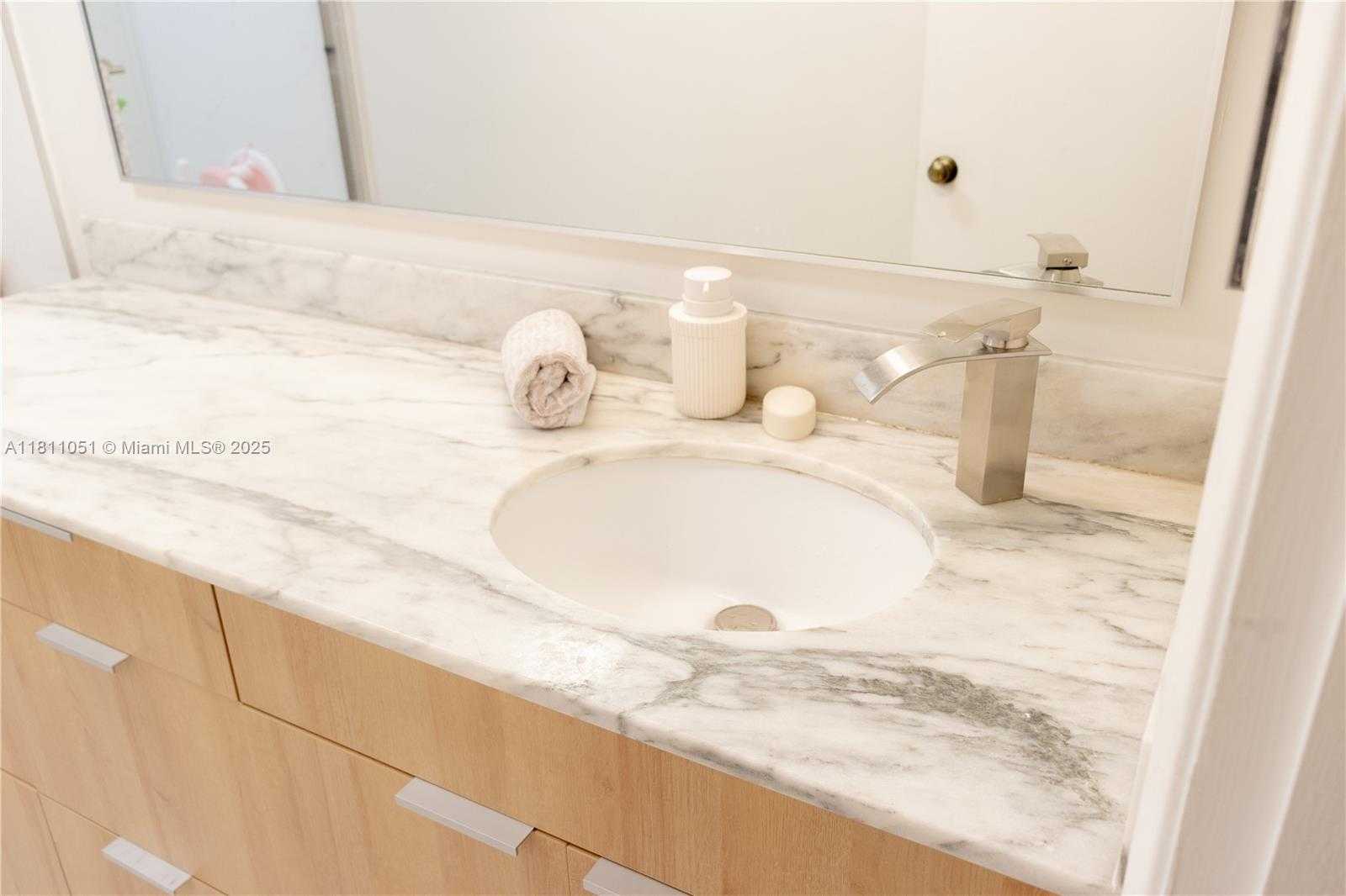 Small Image of 2200 SOUTH CYPRESS BEND DR #204, Pompano Beach Number 12