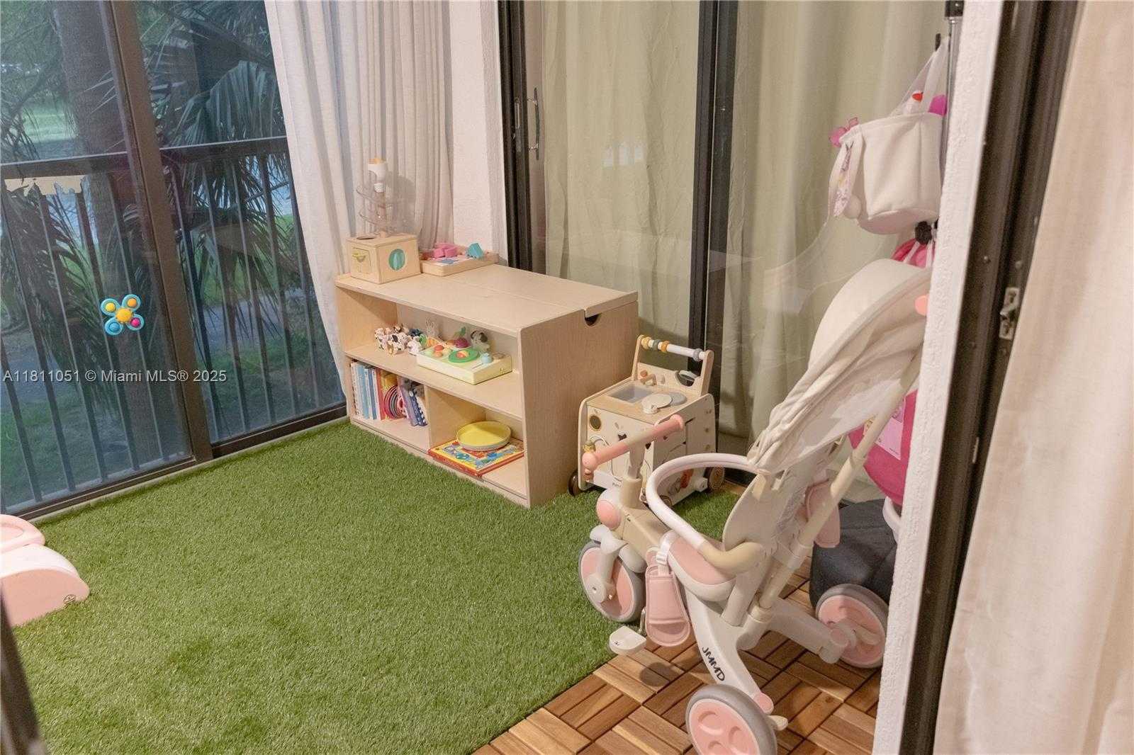 Small Image of 2200 SOUTH CYPRESS BEND DR #204, Pompano Beach Number 18
