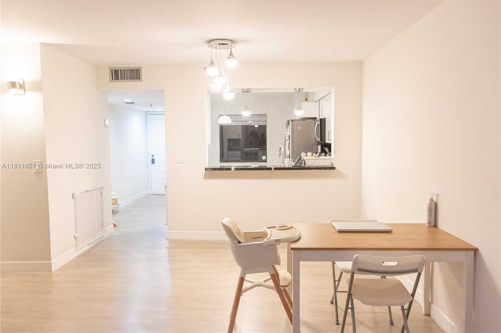 Small Image of 2200 SOUTH CYPRESS BEND DR #204, Pompano Beach Number 5