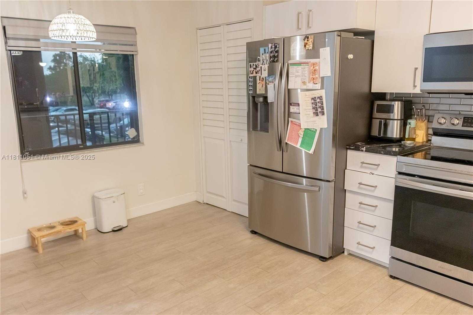 Small Image of 2200 SOUTH CYPRESS BEND DR #204, Pompano Beach Number 7