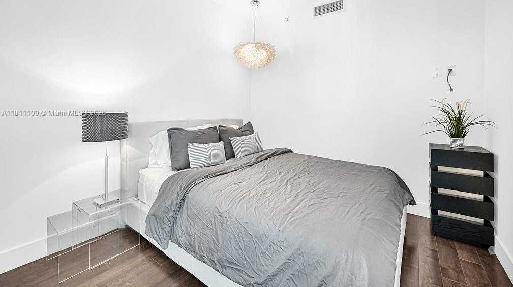 Small Image of 92 SOUTH WEST 3RD ST #4806, Miami Number 12