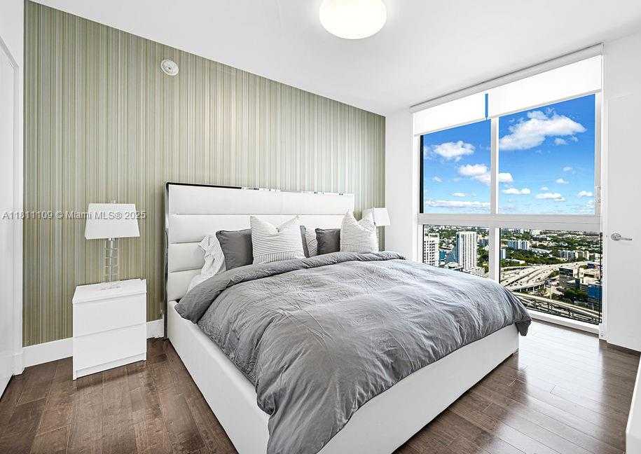 Small Image of 92 SOUTH WEST 3RD ST #4806, Miami Number 6