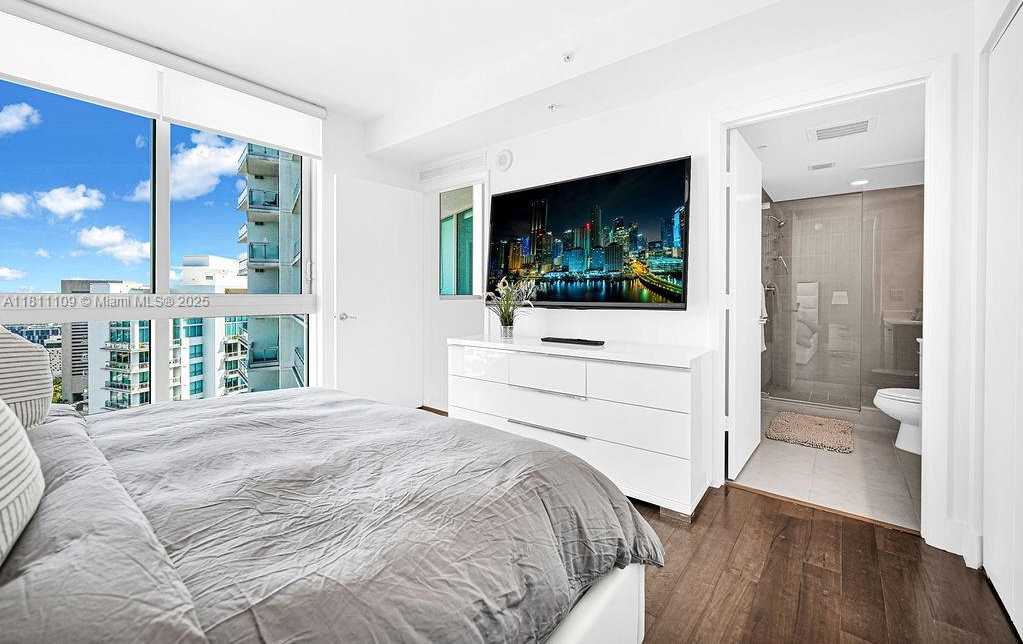 Small Image of 92 SOUTH WEST 3RD ST #4806, Miami Number 7