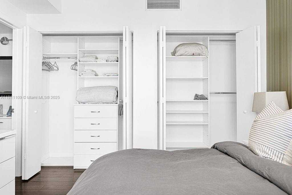 Small Image of 92 SOUTH WEST 3RD ST #4806, Miami Number 9