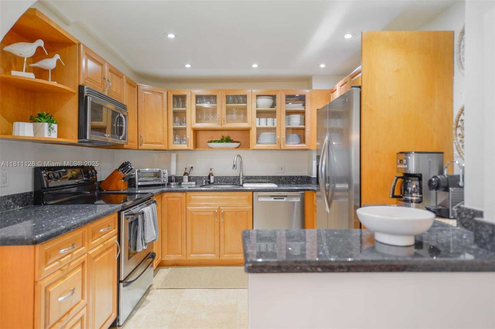 Small Image of 1950 SOUTH OCEAN DR #14G, Hallandale Beach Number 12