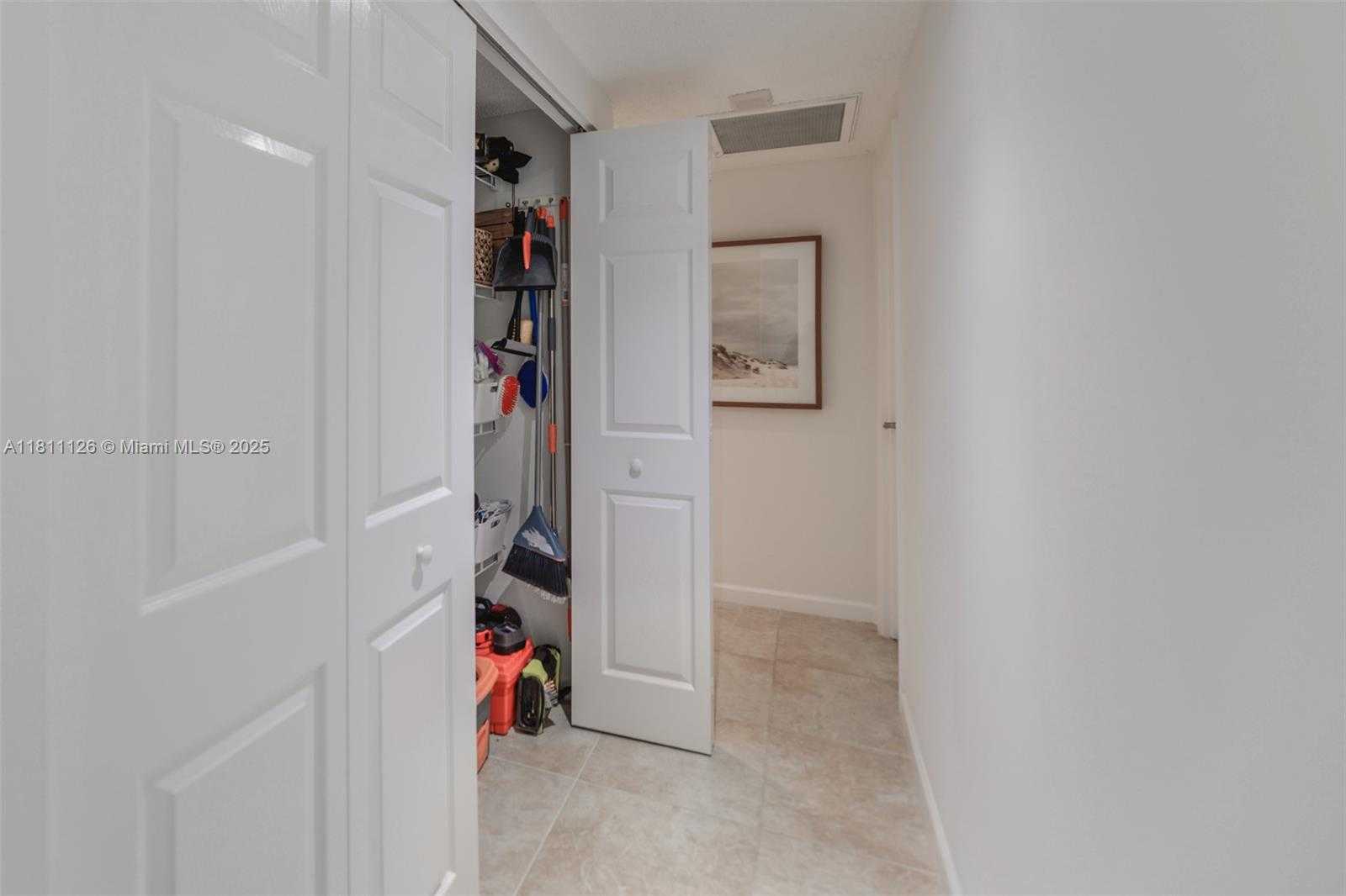 Small Image of 1950 SOUTH OCEAN DR #14G, Hallandale Beach Number 27