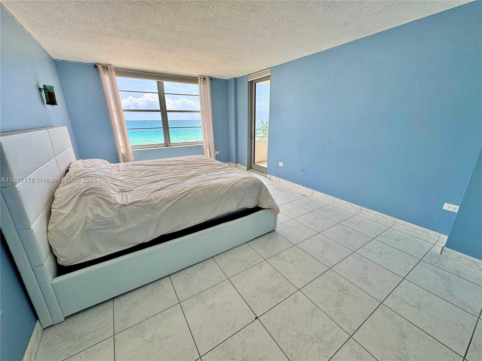 Small Image of 5555 COLLINS AVE #6E, Miami Beach Number 10