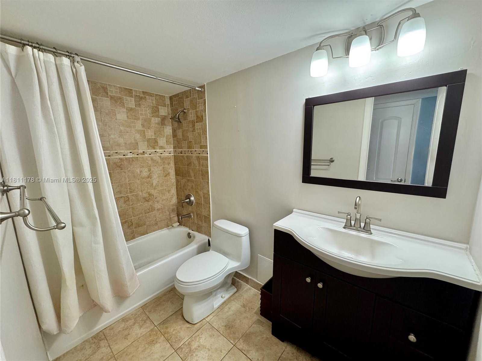 Small Image of 5555 COLLINS AVE #6E, Miami Beach Number 11