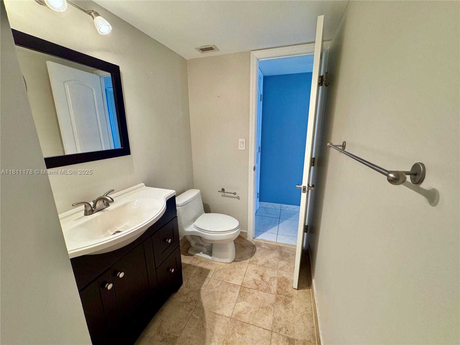Small Image of 5555 COLLINS AVE #6E, Miami Beach Number 15