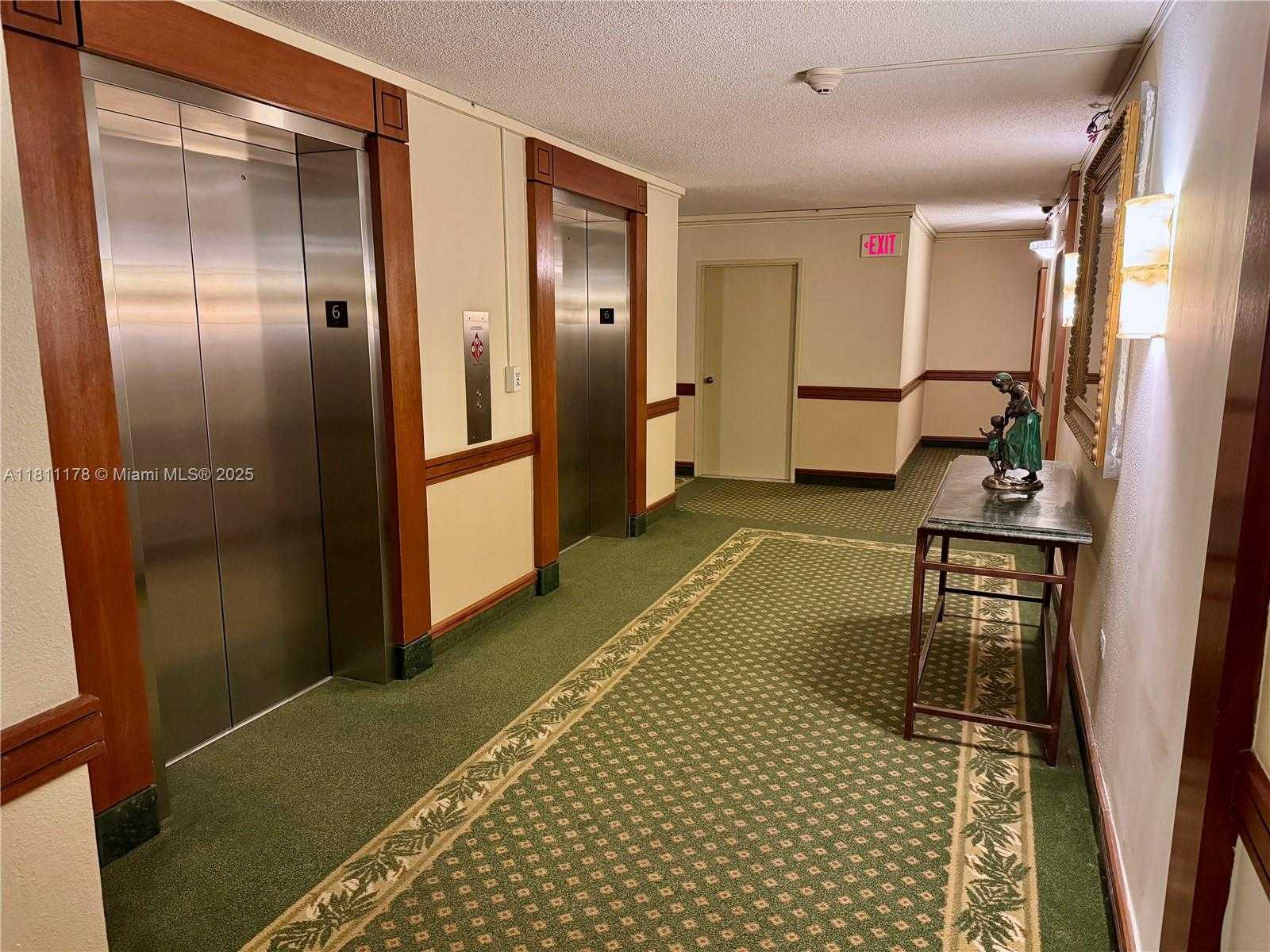 Small Image of 5555 COLLINS AVE #6E, Miami Beach Number 5
