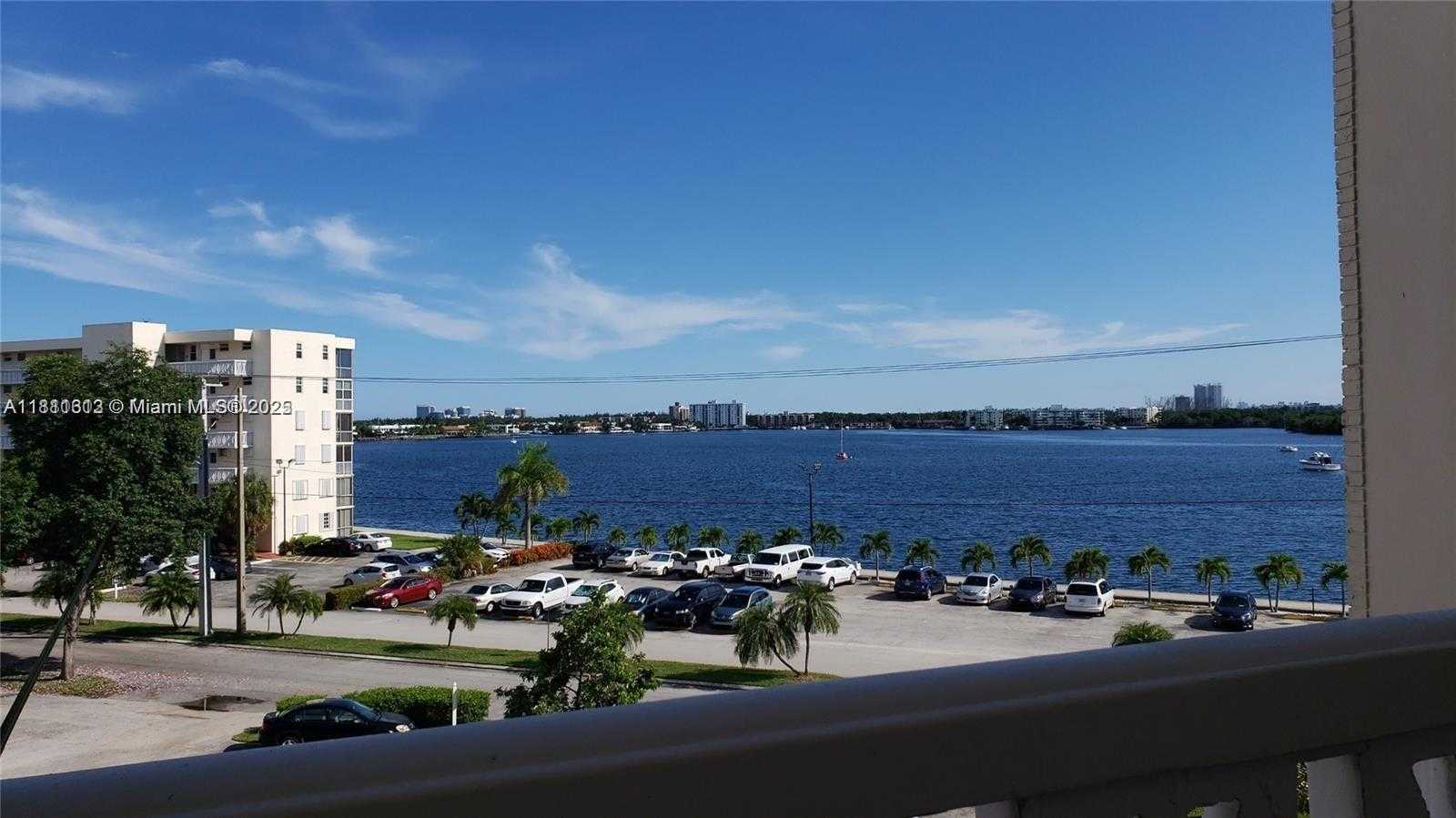 Small Image of 2905 POINT EAST DR #L402, Aventura Number 16