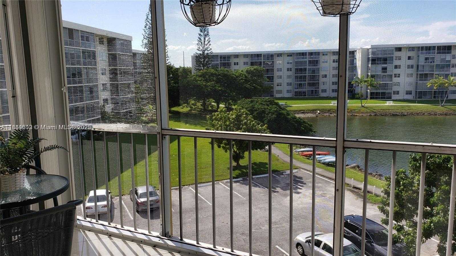 Small Image of 2905 POINT EAST DR #L402, Aventura Number 2