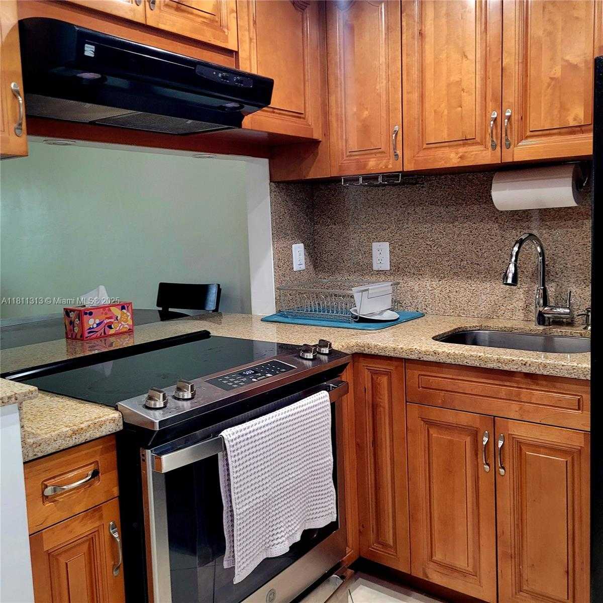 Small Image of 2905 POINT EAST DR #L402, Aventura Number 21