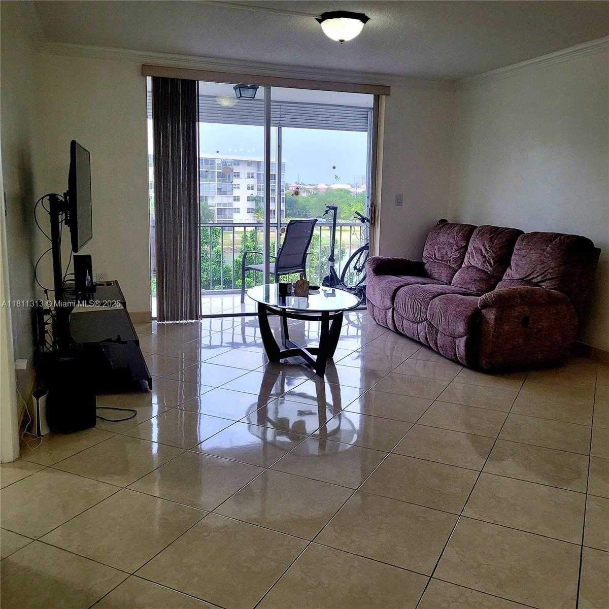 Small Image of 2905 POINT EAST DR #L402, Aventura Number 28