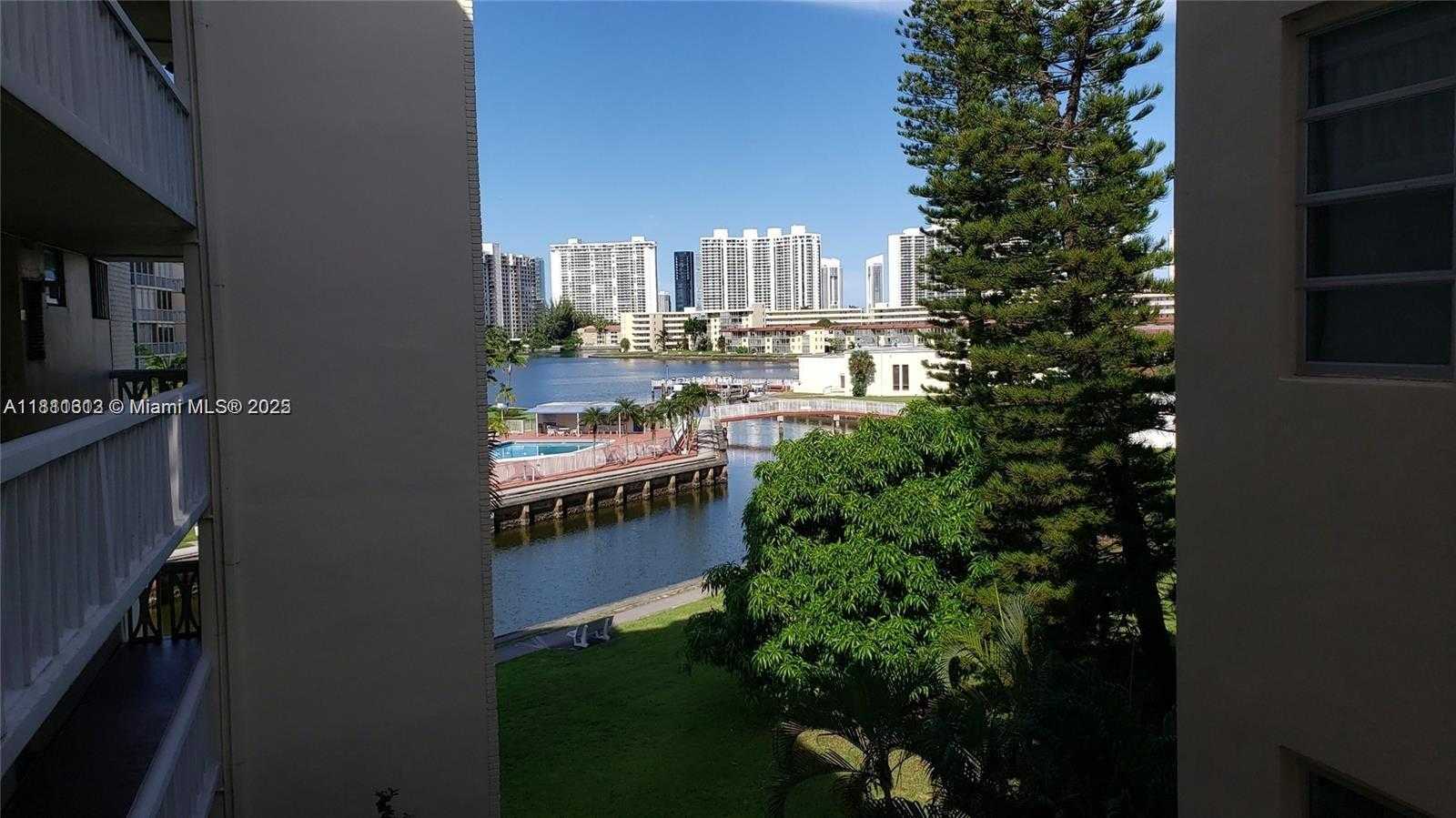 Small Image of 2905 POINT EAST DR #L402, Aventura Number 5