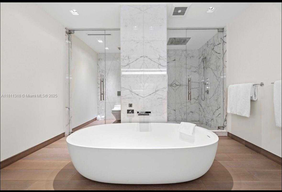 Small Image of 7055 FISHER ISLAND DR #7055, Miami Beach Number 16