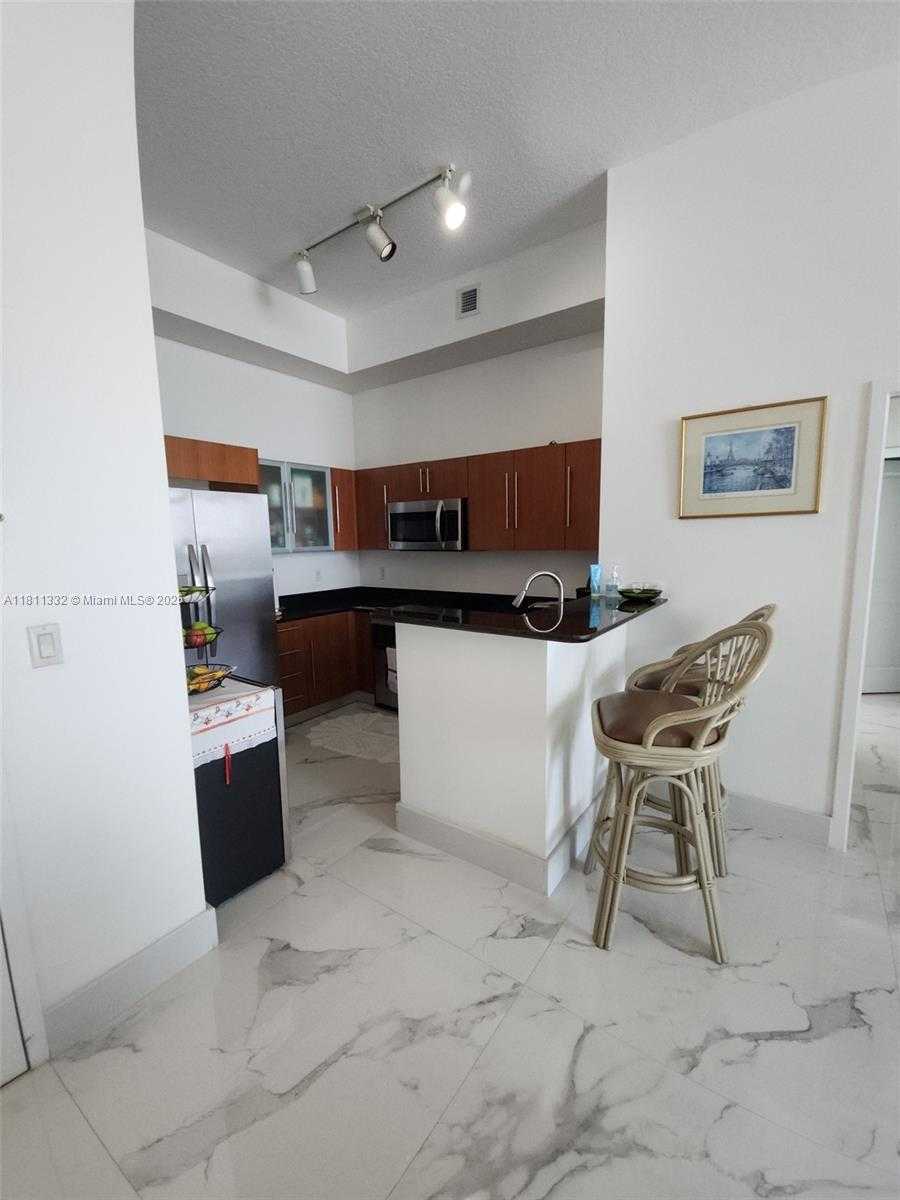 Small Image of 325 SOUTH BISCAYNE BLVD #UPH 14, Miami Number 12