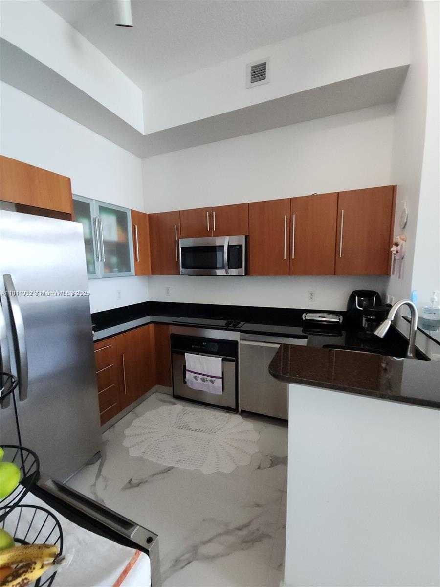 Small Image of 325 SOUTH BISCAYNE BLVD #UPH 14, Miami Number 13