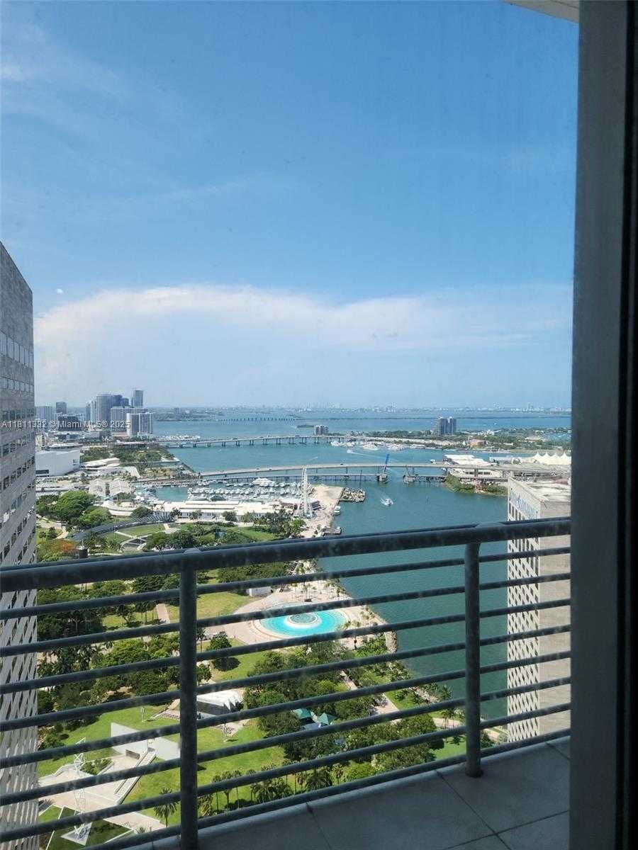 Small Image of 325 SOUTH BISCAYNE BLVD #UPH 14, Miami Number 2