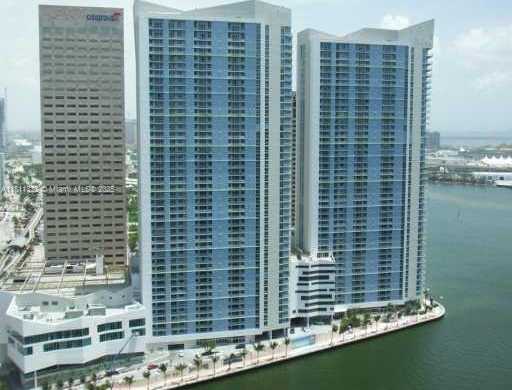 Small Image of 325 SOUTH BISCAYNE BLVD #UPH 14, Miami Number 22