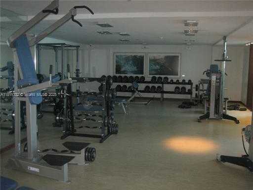 Small Image of 325 SOUTH BISCAYNE BLVD #UPH 14, Miami Number 24
