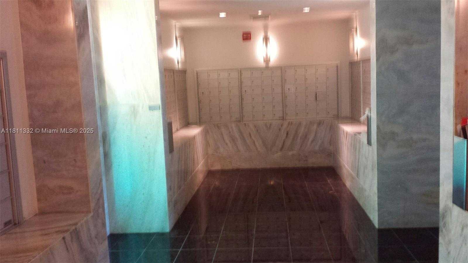 Small Image of 325 SOUTH BISCAYNE BLVD #UPH 14, Miami Number 35