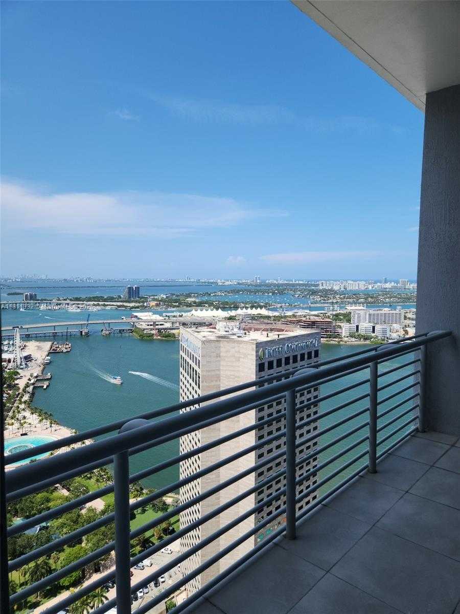 Small Image of 325 SOUTH BISCAYNE BLVD #UPH 14, Miami Number 4