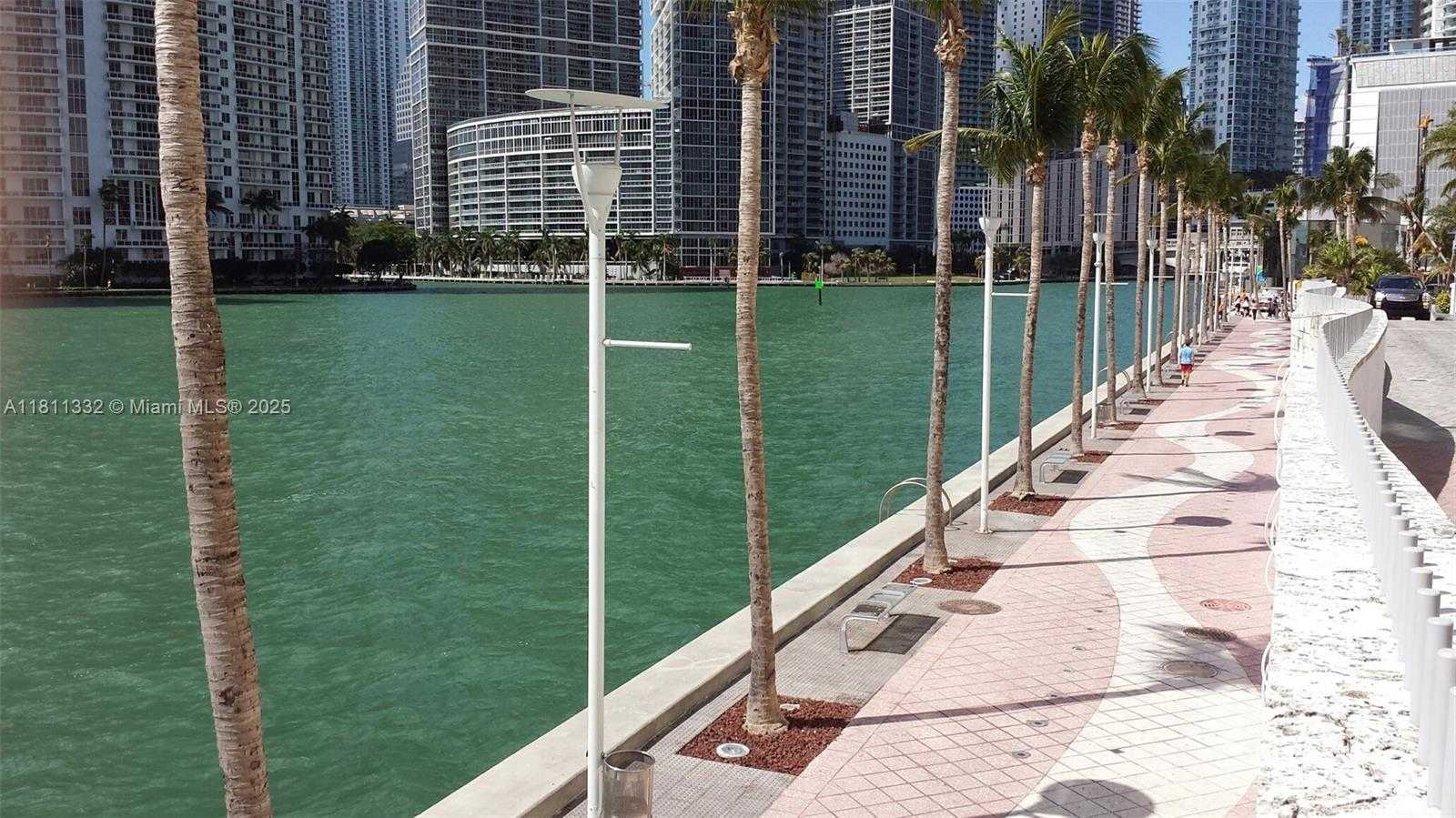 Small Image of 325 SOUTH BISCAYNE BLVD #UPH 14, Miami Number 40