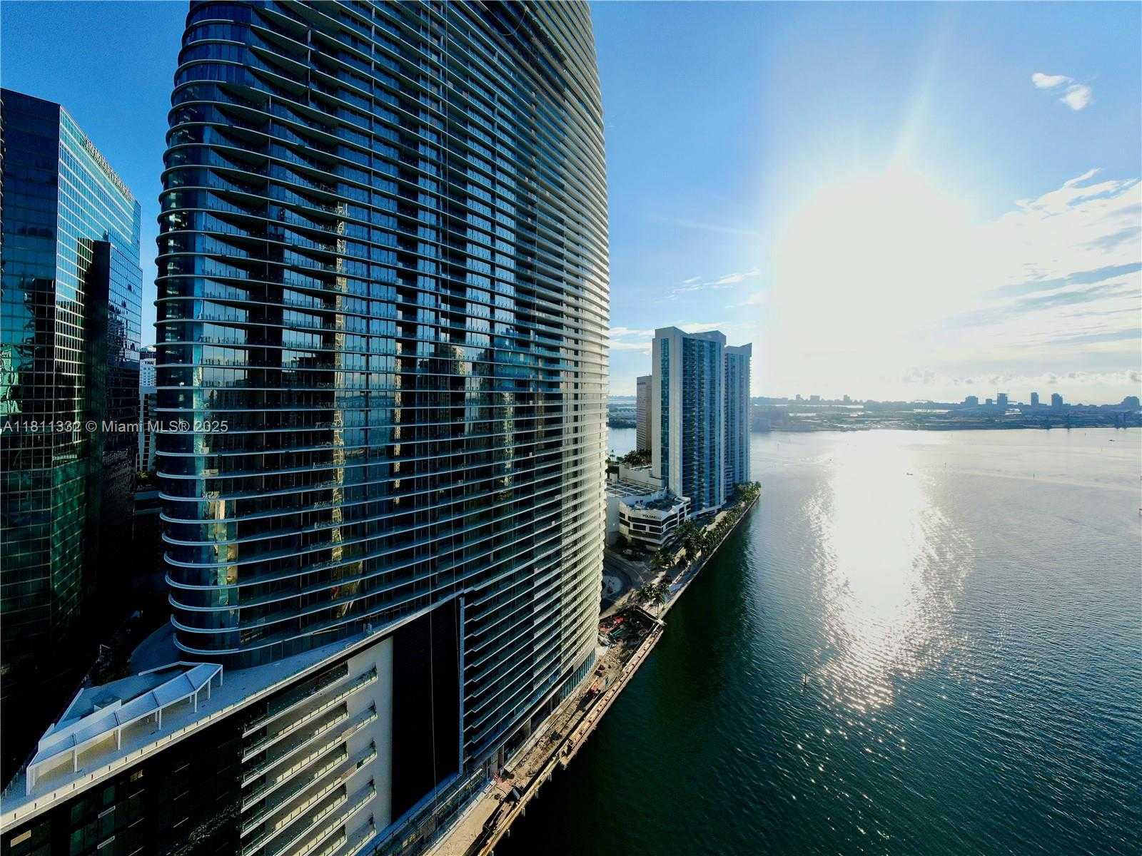 Small Image of 325 SOUTH BISCAYNE BLVD #UPH 14, Miami Number 45